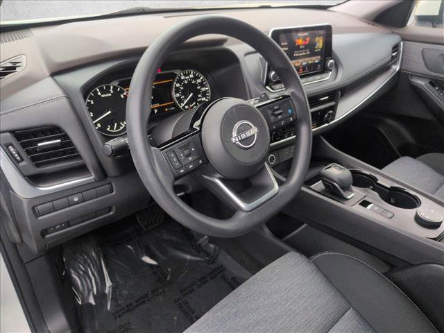 Used 2023 Nissan Rogue SV image 10