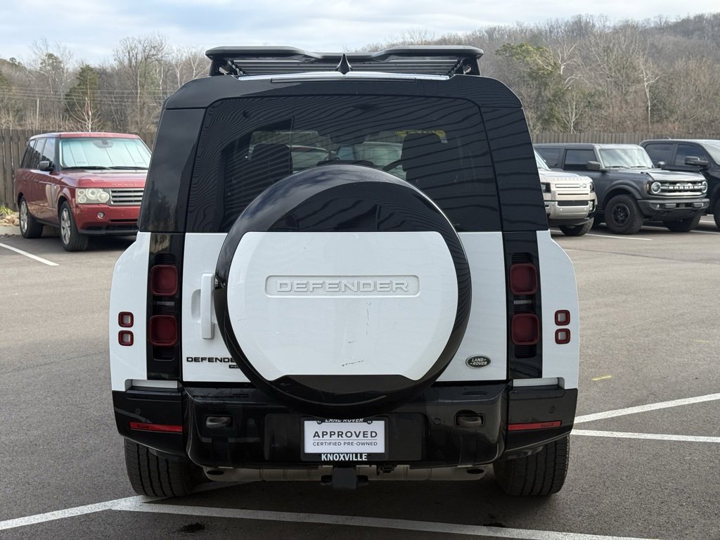 Used 2023 Land Rover Defender 130 X-Dynamic SE image 10