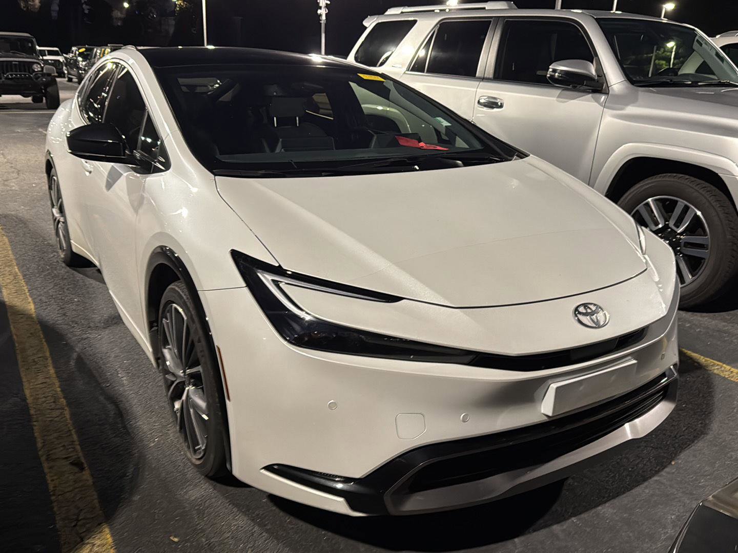 Used 2023 Toyota Prius XLE image 3