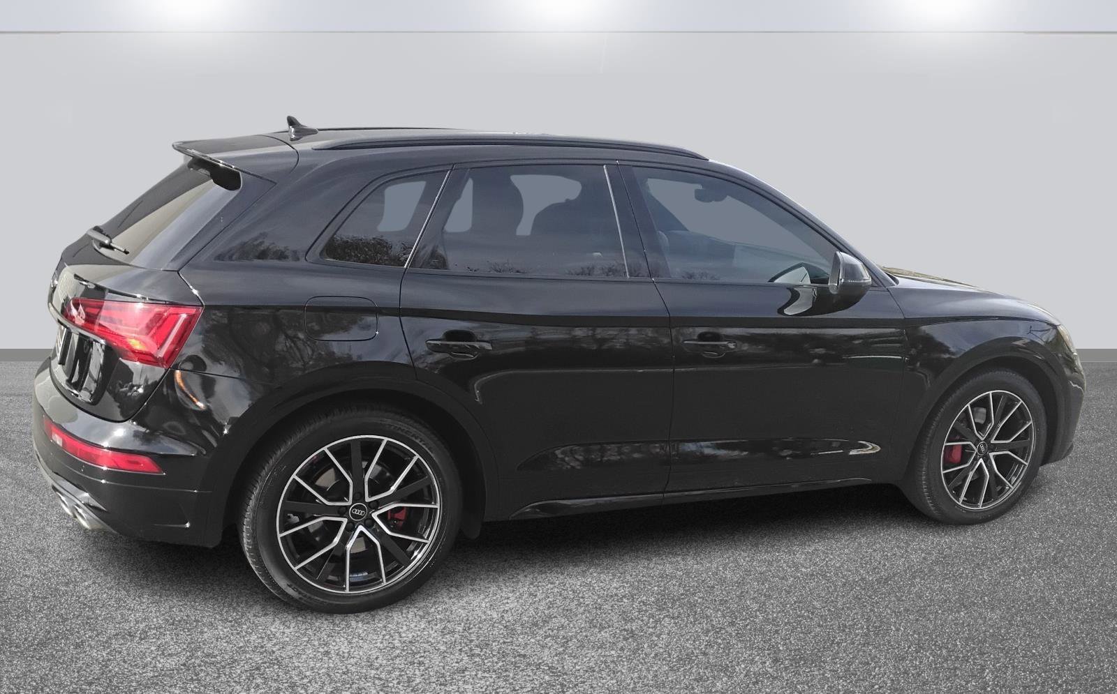 Used 2023 Audi SQ5 Premium Plus w/ Premium Plus Package image 4