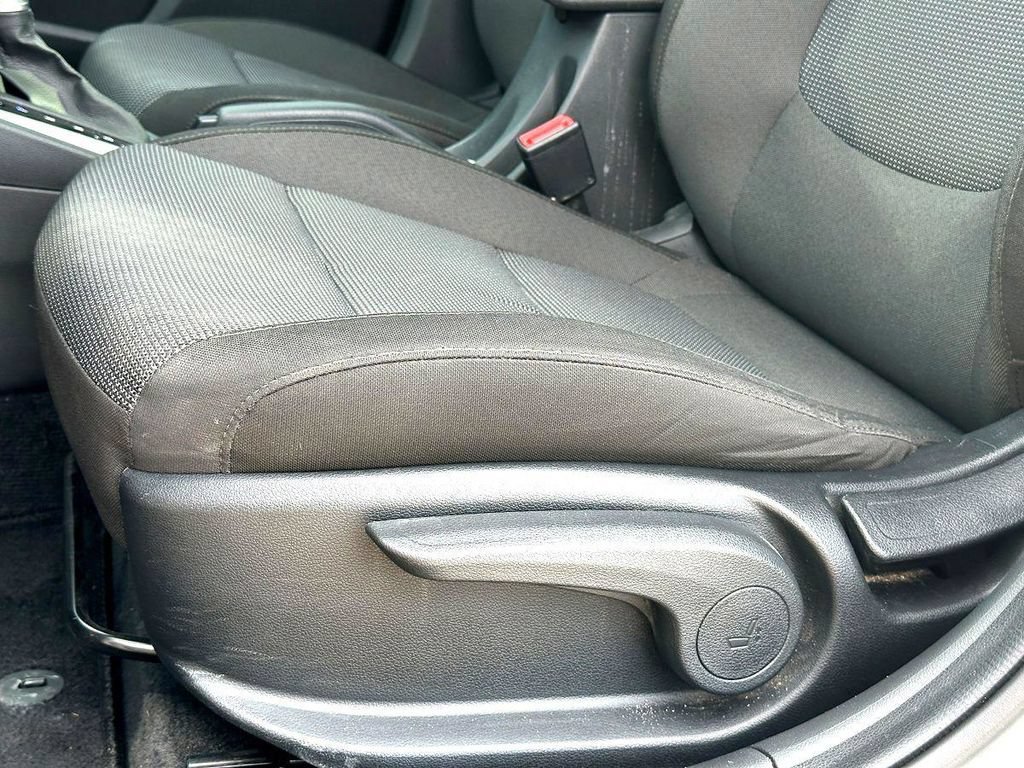Used 2022 Hyundai Accent SEL w/ Cargo Package FWD image 14