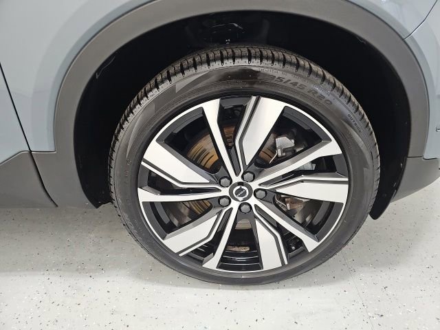 Used 2022 Volvo XC40 P8 Recharge Ultimate image 8