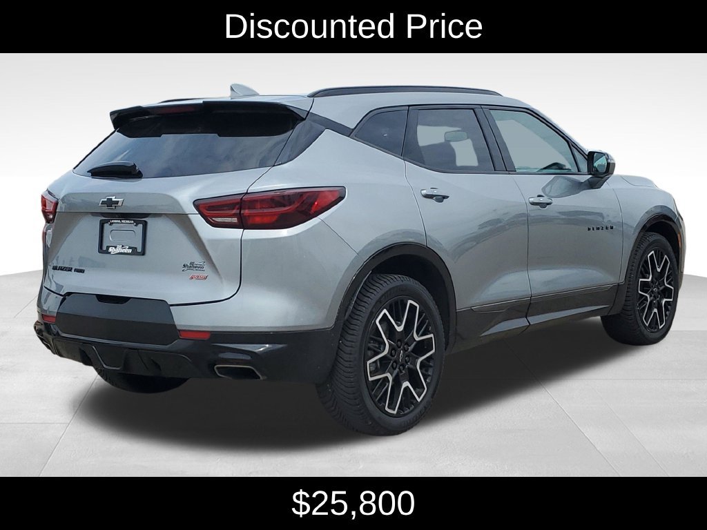 Used 2023 Chevrolet Blazer RS w/ Enhanced Convenience Package AWD/4WD image 3