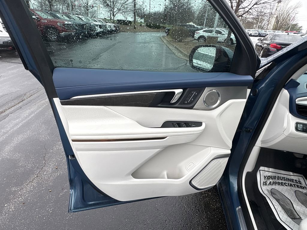 Used 2025 Buick Enclave Avenir w/ Super Cruise Package image 18