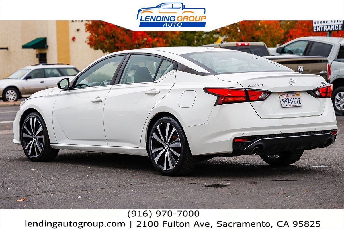 Used 2022 Nissan Altima 2.5 SR image 2