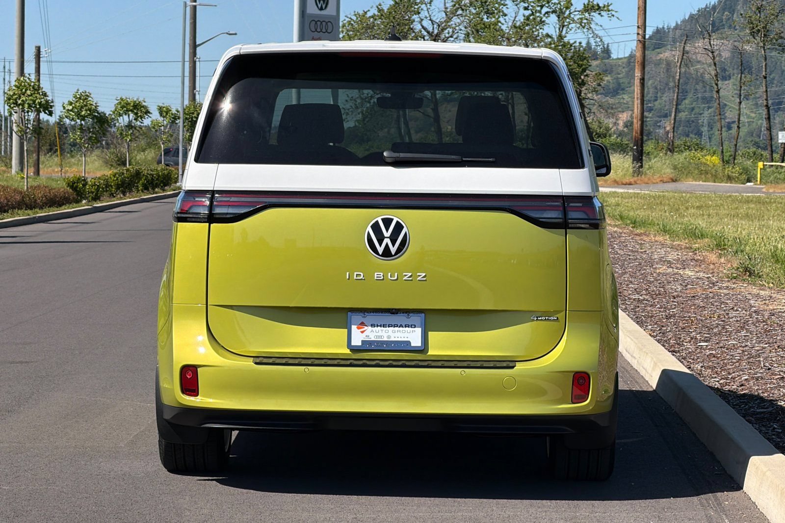 New 2025 Volkswagen ID. Buzz 1st Edition AWD/4WD image 4