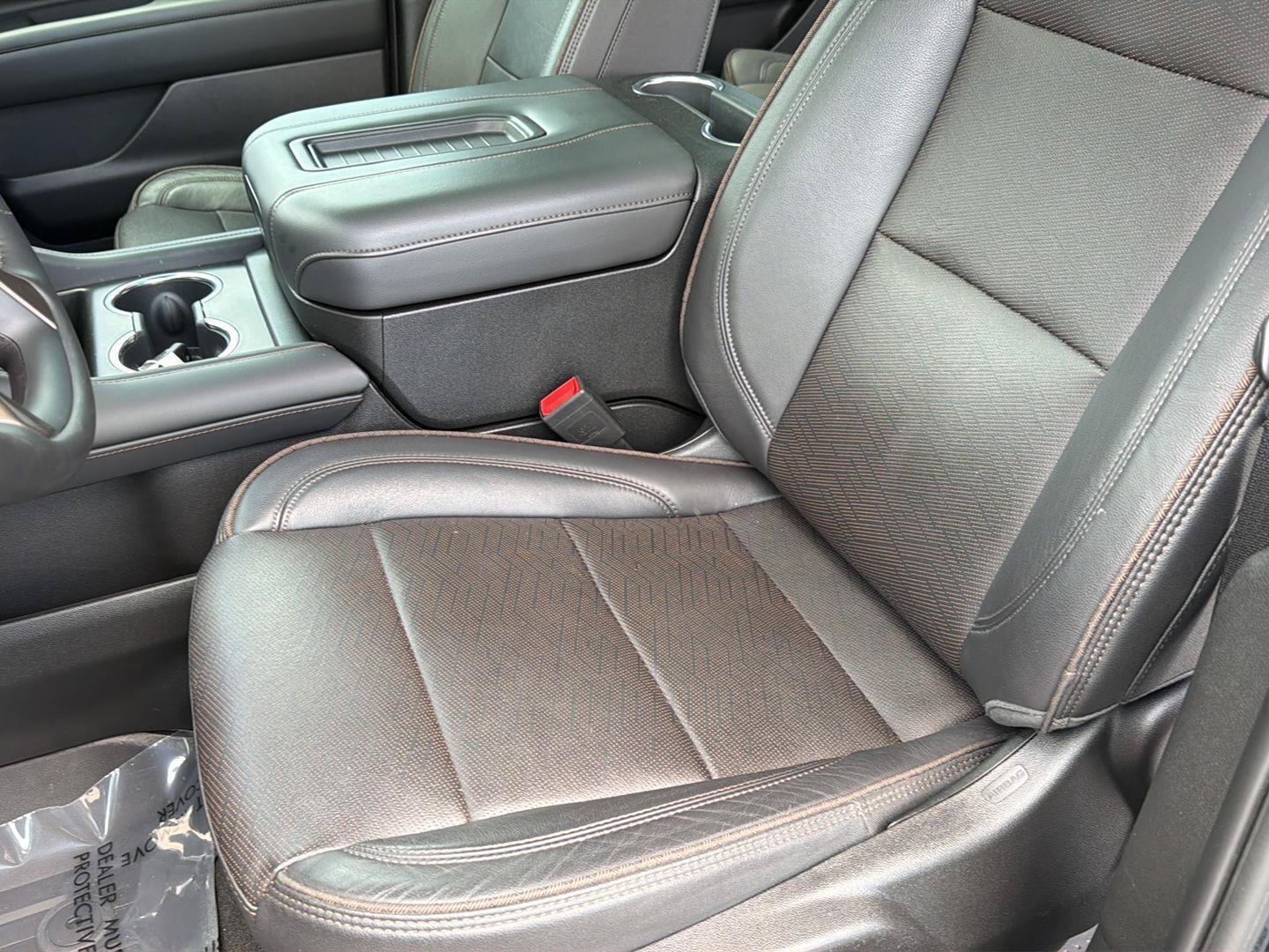 Used 2024 Chevrolet Tahoe High Country AWD/4WD image 33