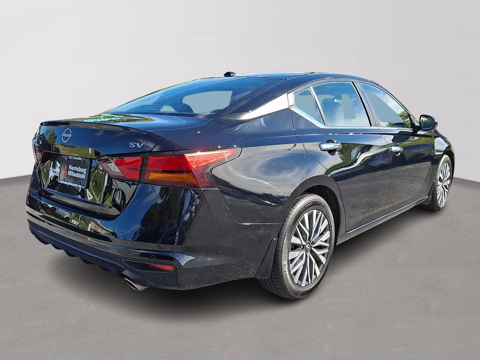 Used 2024 Nissan Altima 2.5 SV w/ SV Premium Package FWD image 6