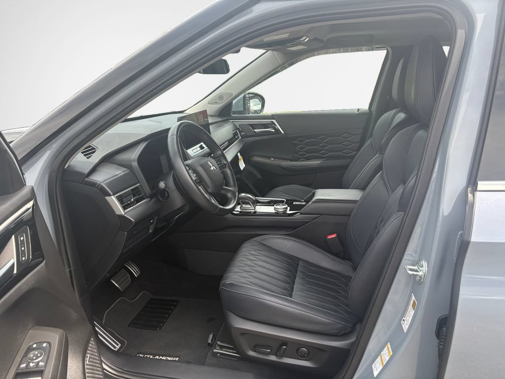 Used 2025 Mitsubishi Outlander SEL AWD/4WD image 12