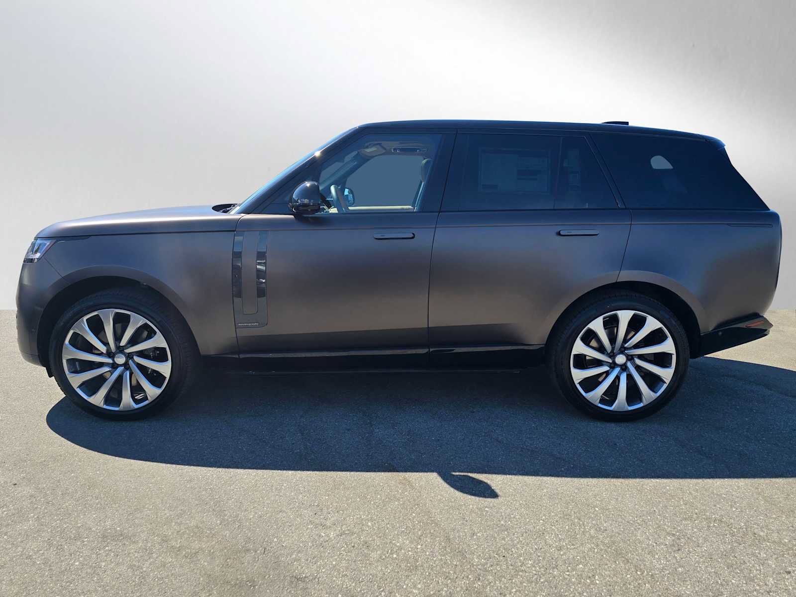 New 2025 Land Rover Range Rover Autobiography image 6
