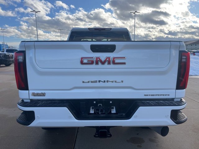 Used 2024 GMC Sierra 3500 Denali image 4