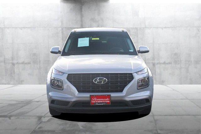 Used 2021 Hyundai Venue SE FWD image 4