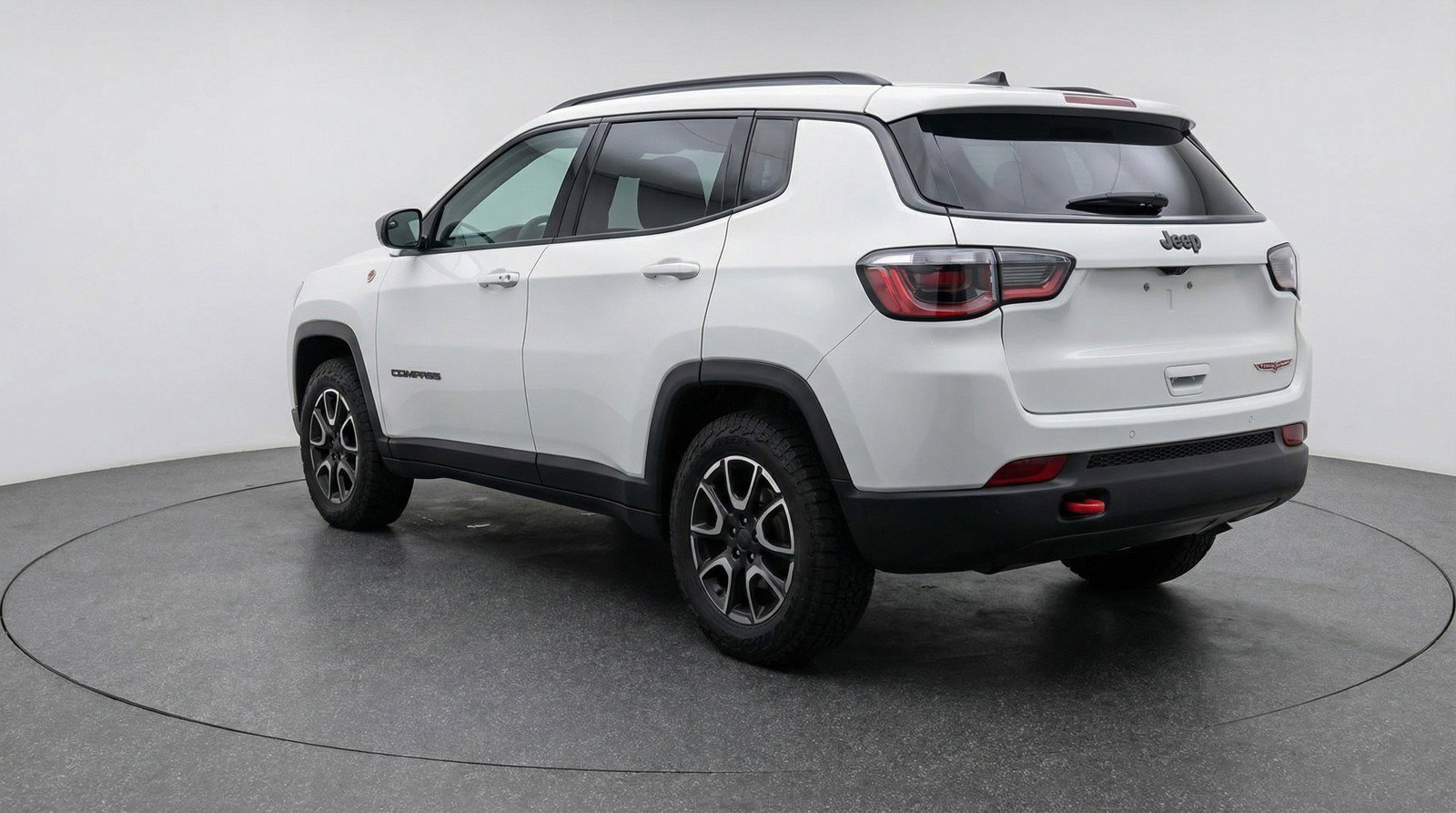 Used 2025 Jeep Compass Trailhawk AWD/4WD image 6