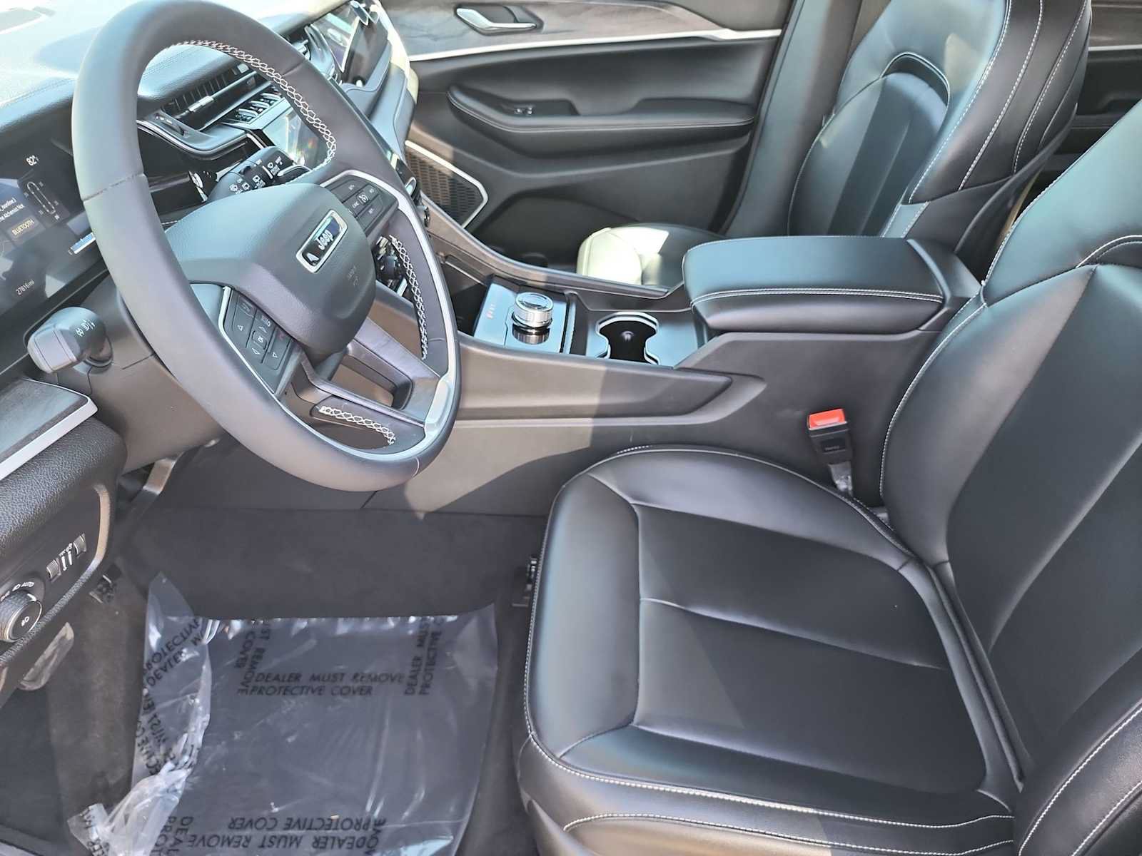 Used 2024 Jeep Grand Cherokee L Limited RWD image 14