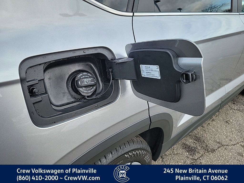 New 2026 Volkswagen Taos SE image 32