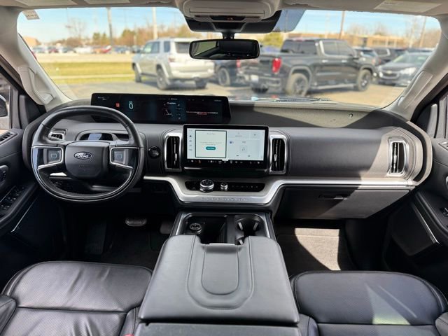 Used 2025 Ford Expedition Max Platinum video 2