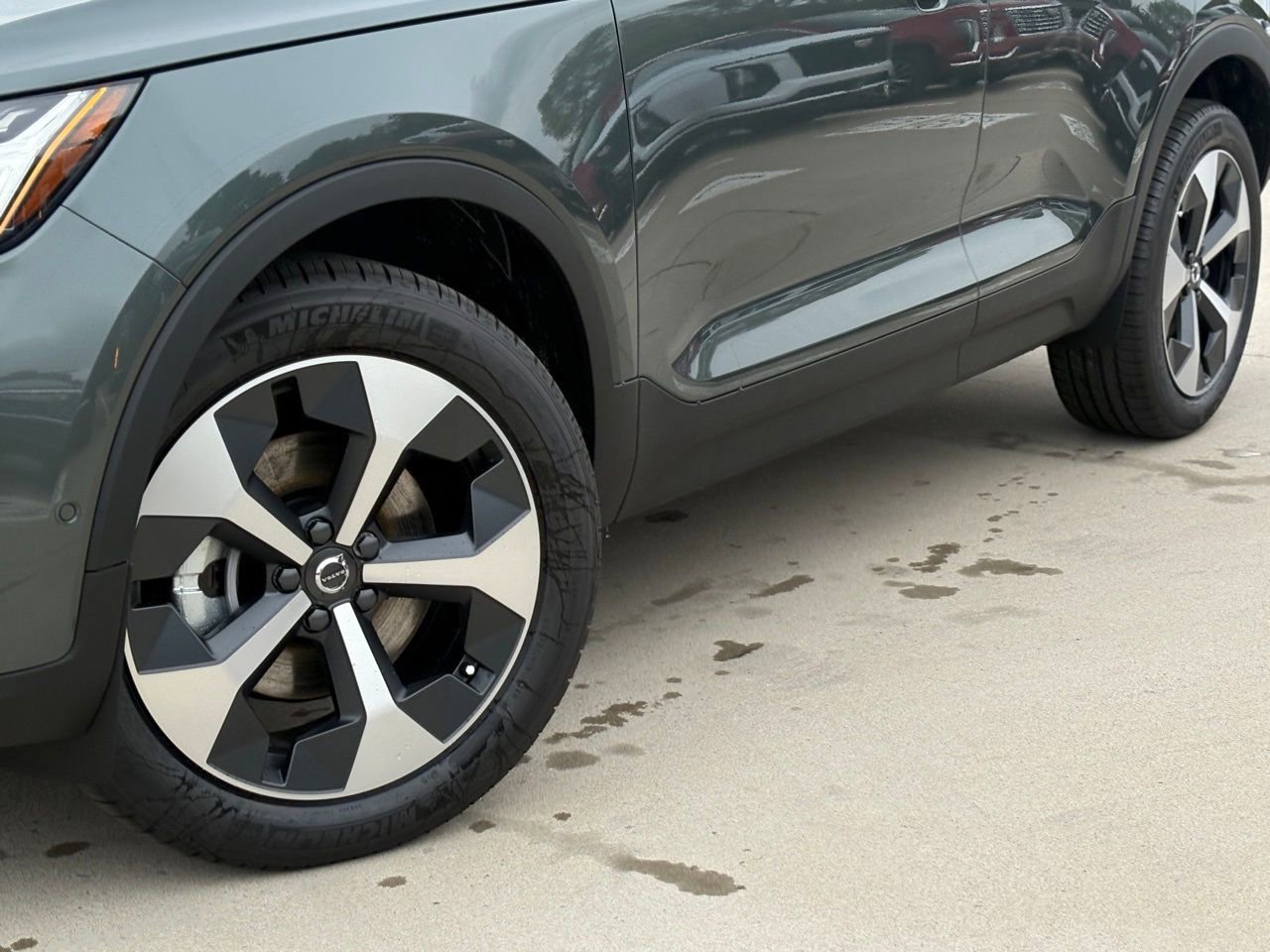New 2026 Volvo XC40 B5 Plus w/ Protection Package Premier image 8