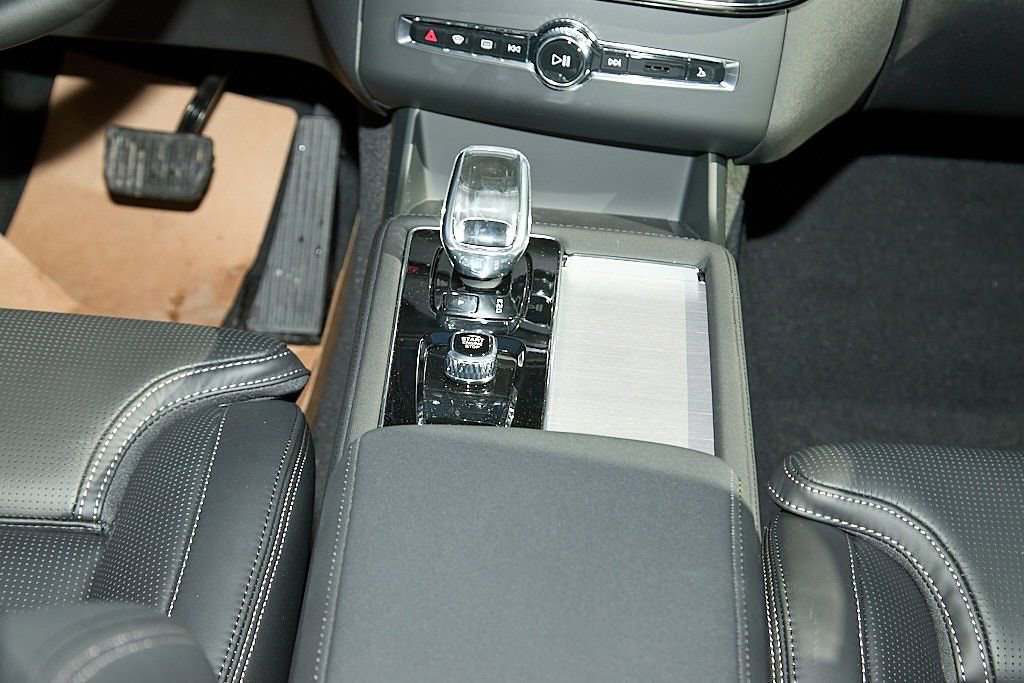 New 2026 Volvo XC90 B6 Ultra w/ Protection Package image 30