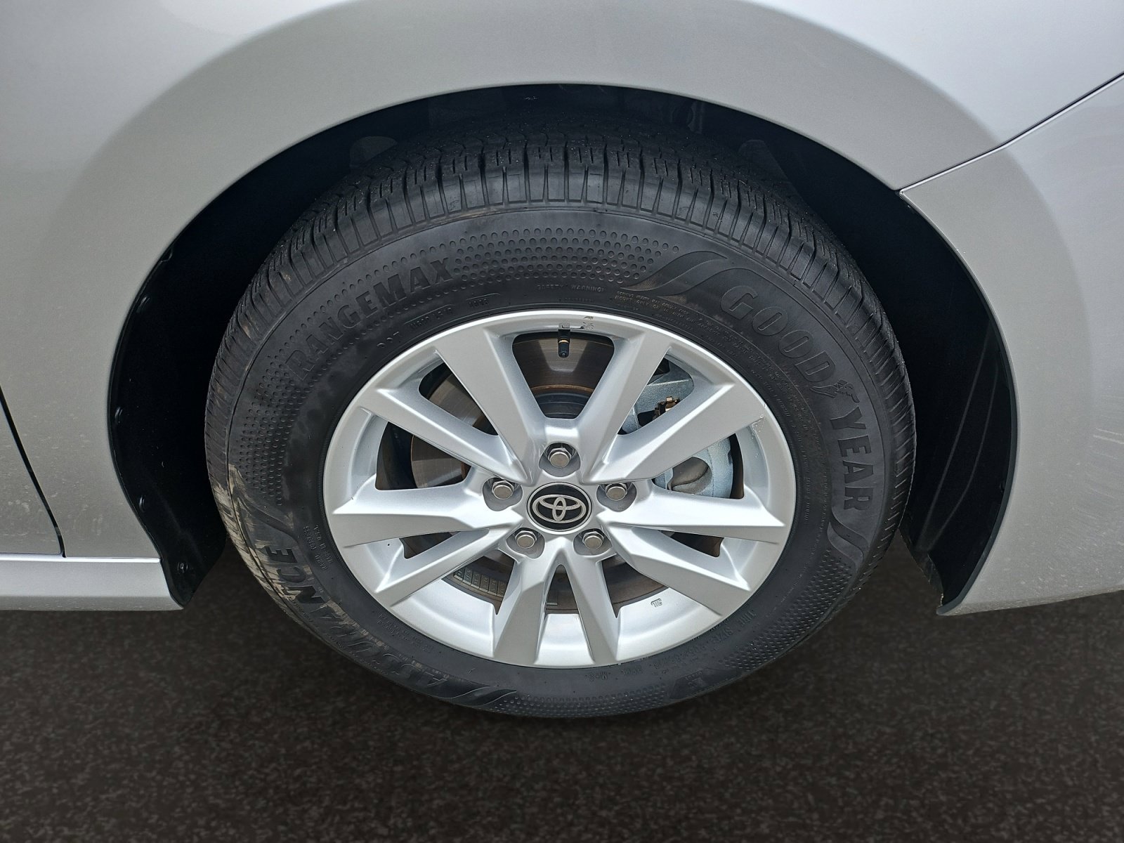 Used 2026 Toyota Camry LE FWD image 41