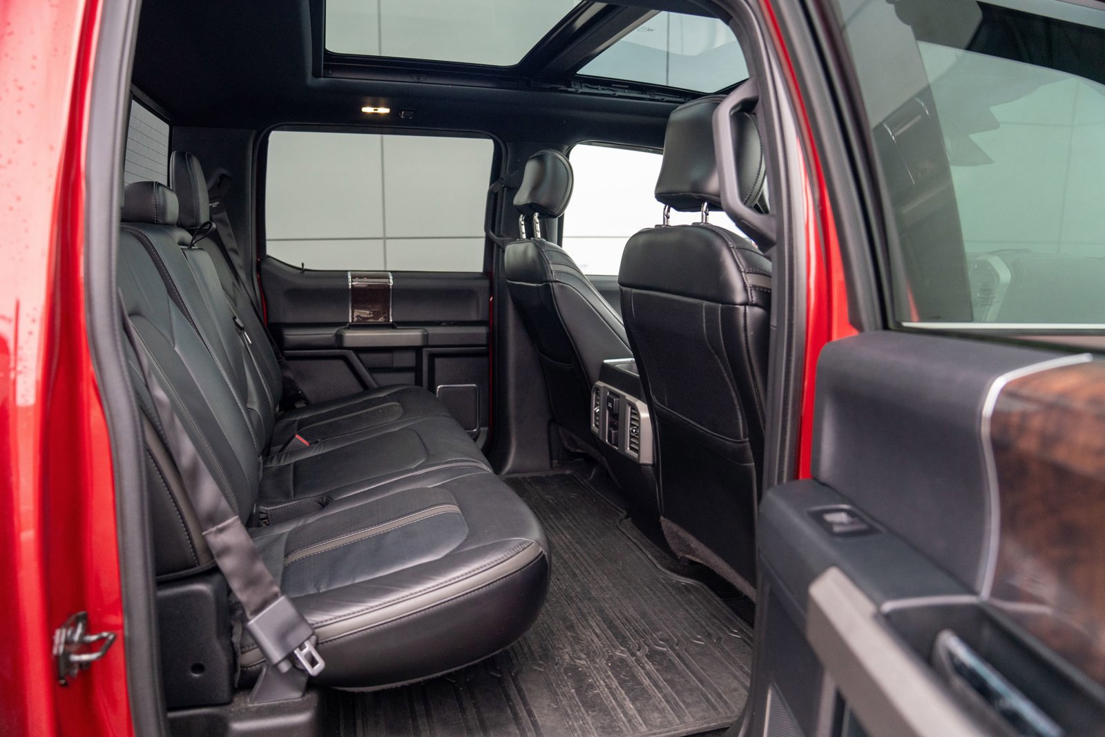 Used 2015 Ford F150 Platinum w/ Technology Package image 23