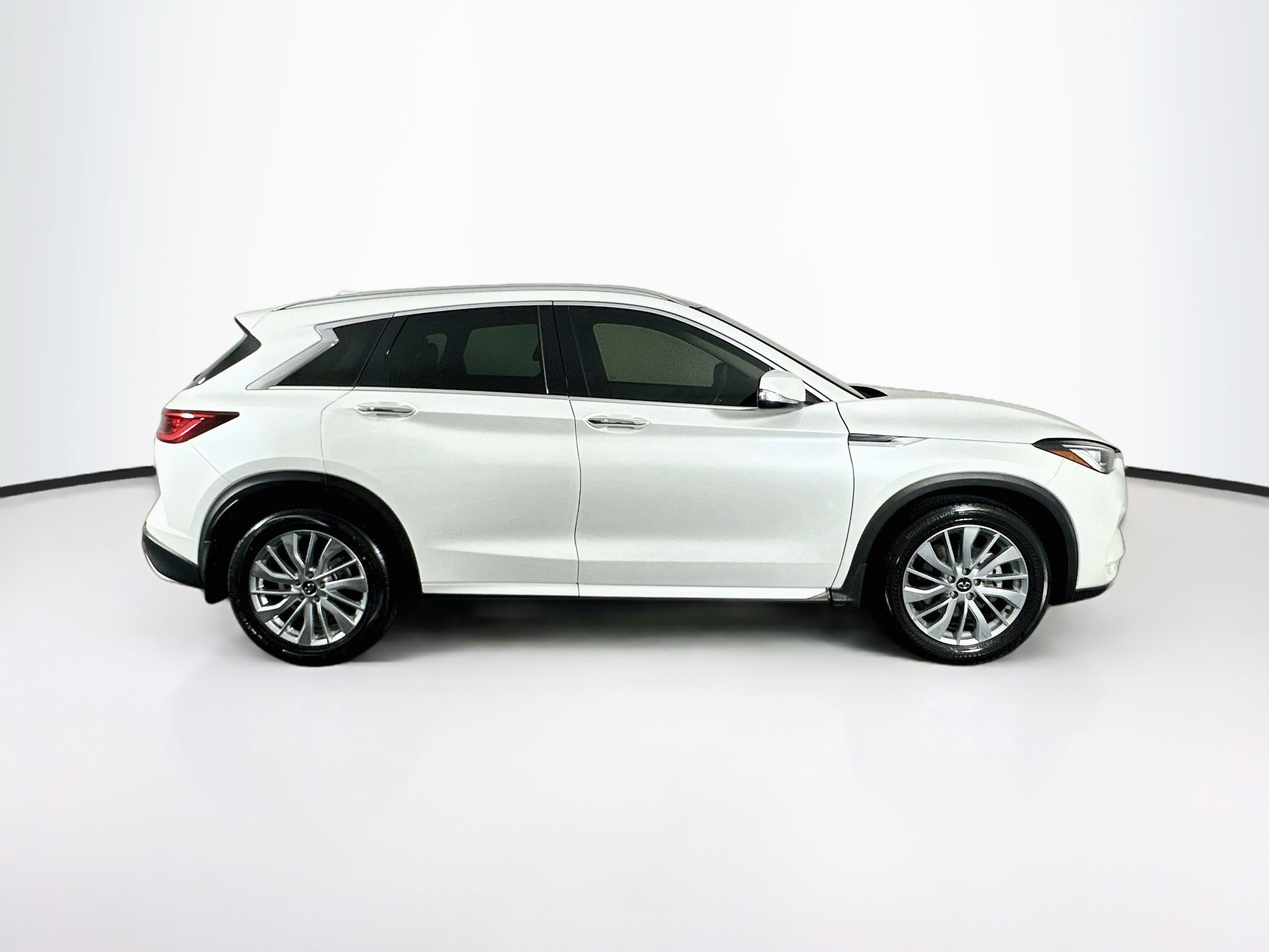 Used 2024 INFINITI QX50 Luxe FWD image 10