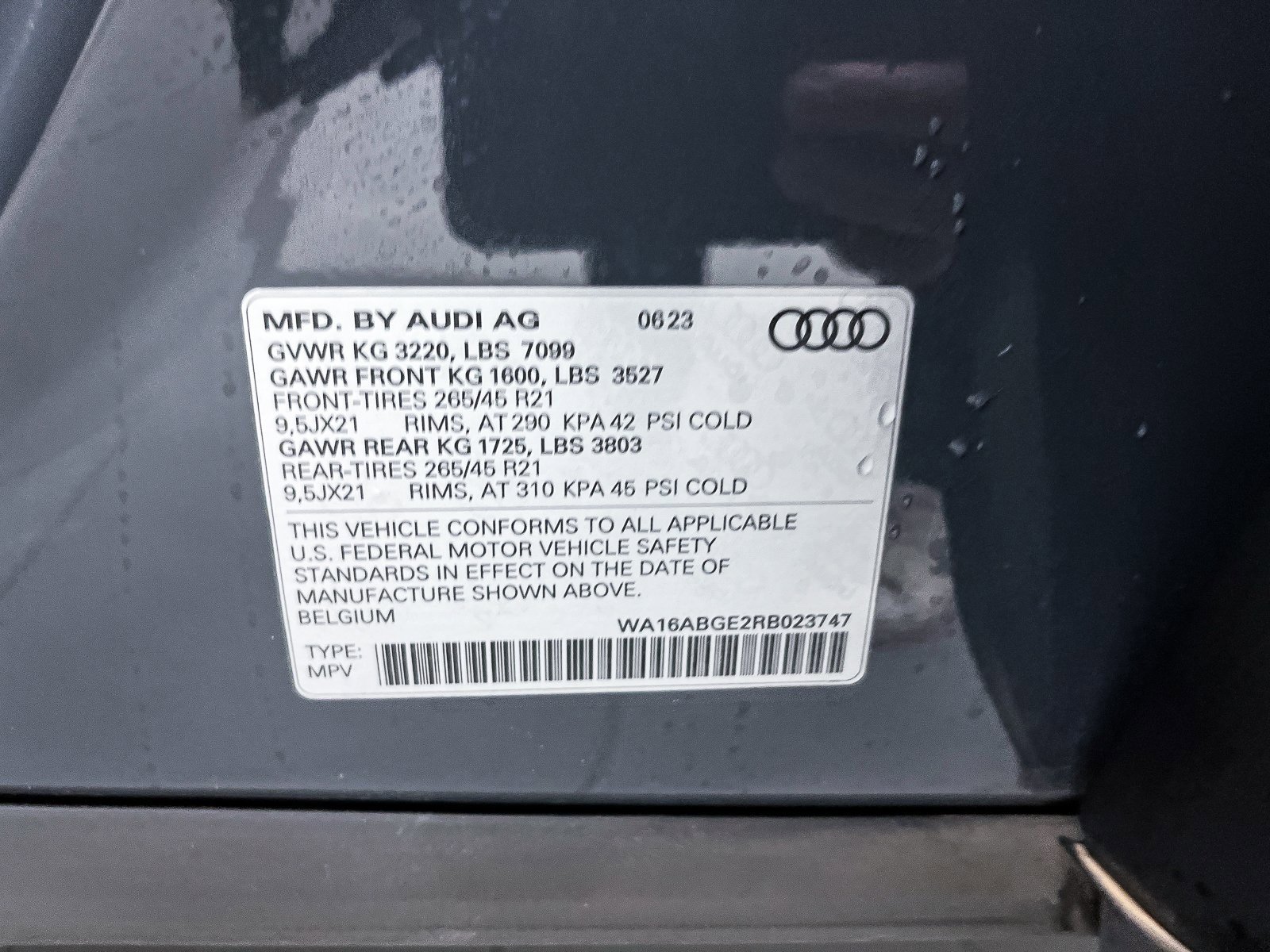 Used 2024 Audi Q8 e-tron Prestige image 41