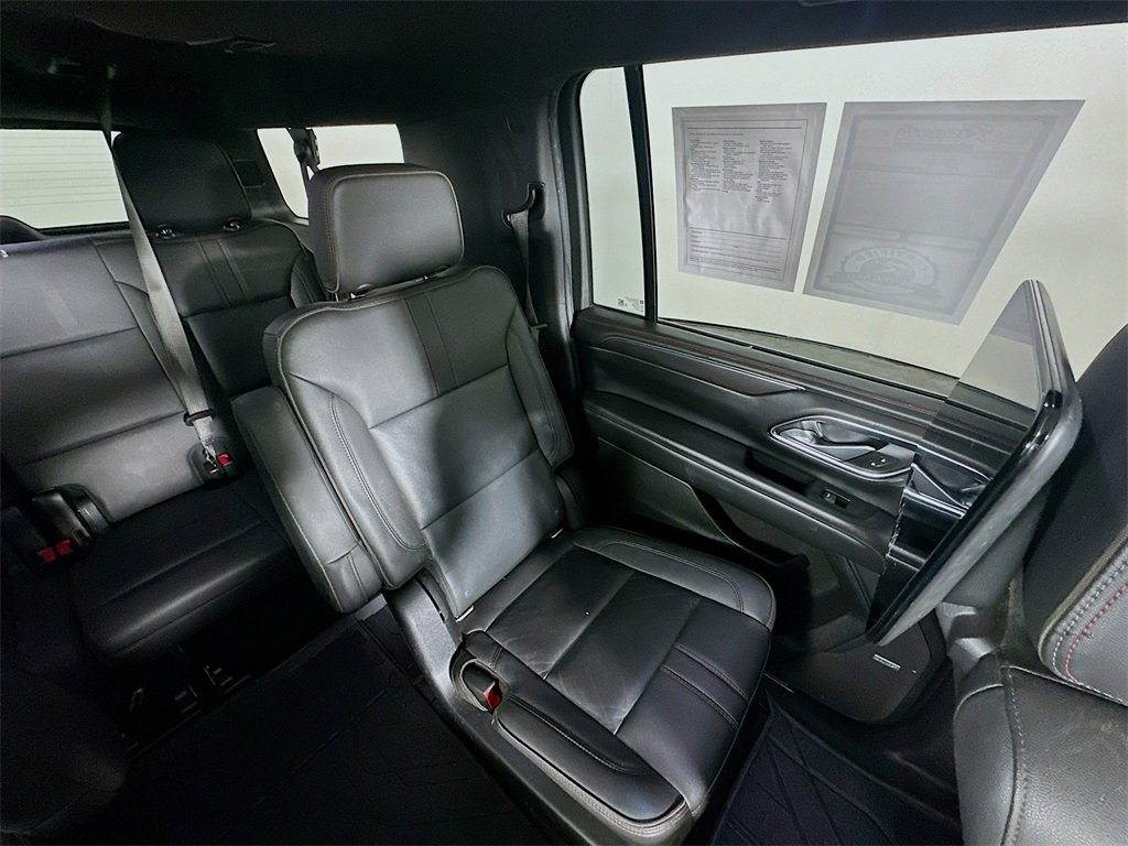 Used 2021 Chevrolet Suburban RST w/ Luxury Package image 14