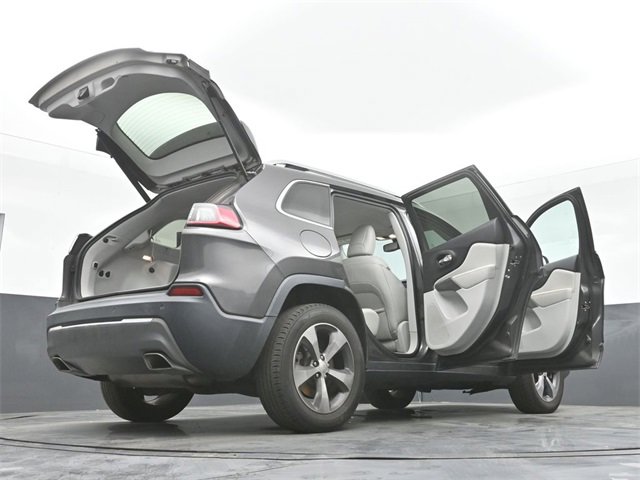 Used 2019 Jeep Cherokee Limited image 48