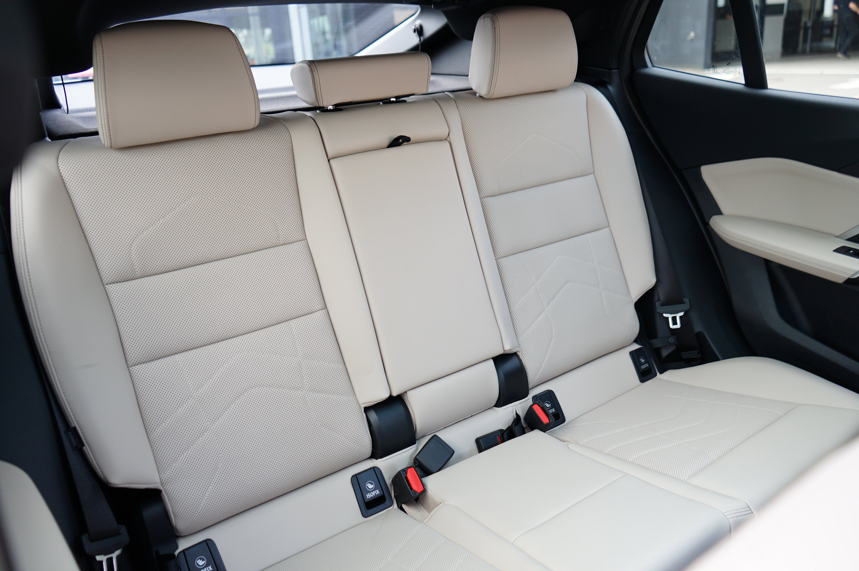 Used 2025 BMW X2 xDrive28i w/ Convenience Package image 26