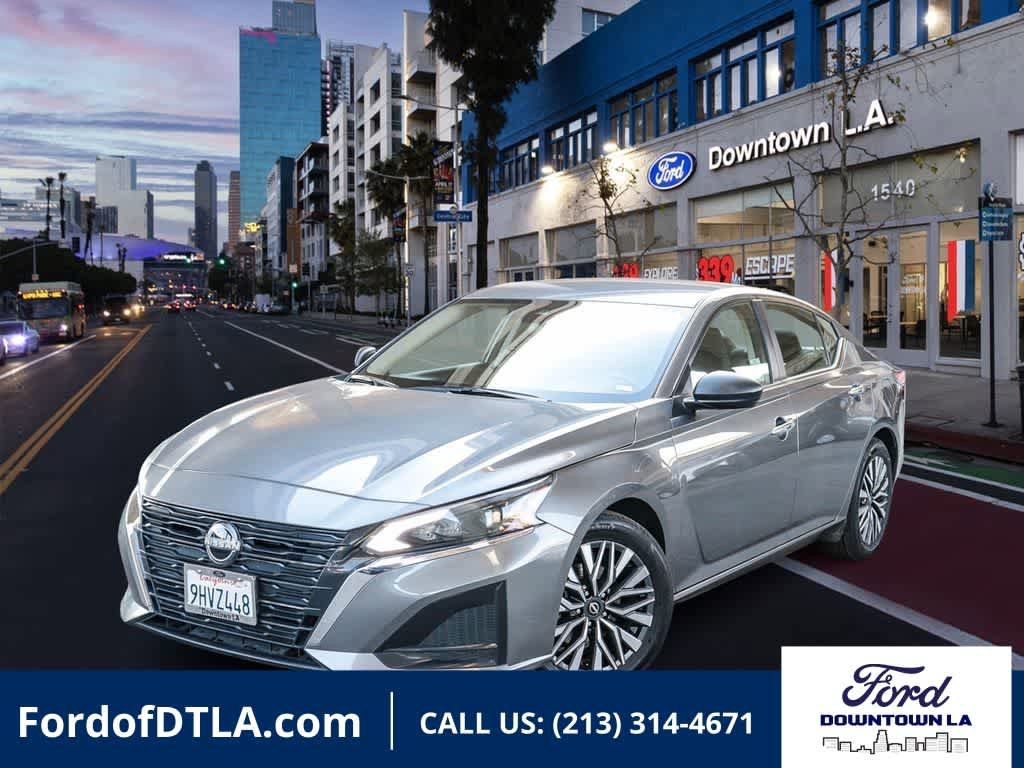 Used 2024 Nissan Altima 2.5 SV FWD image 1