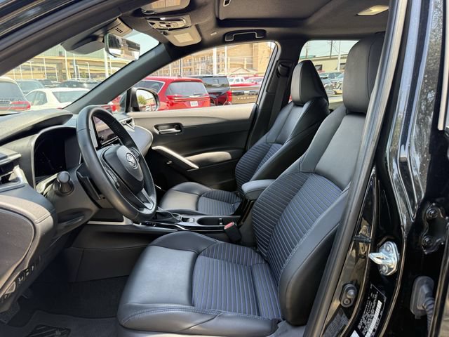Used 2025 Toyota Corolla Cross AWD Hybrid w/ Convenience Package image 28