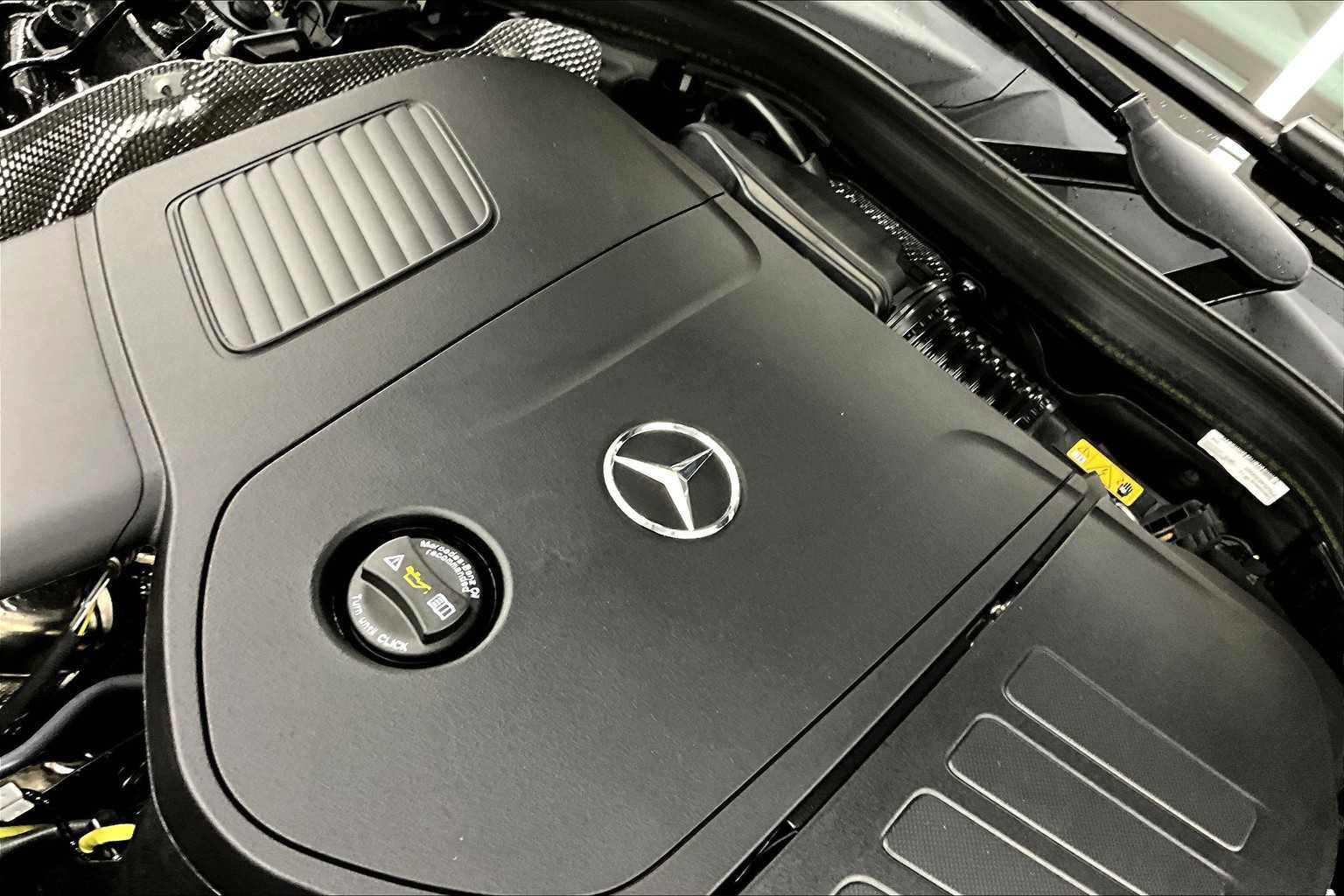 Used 2025 Mercedes-Benz GLC 300 image 17