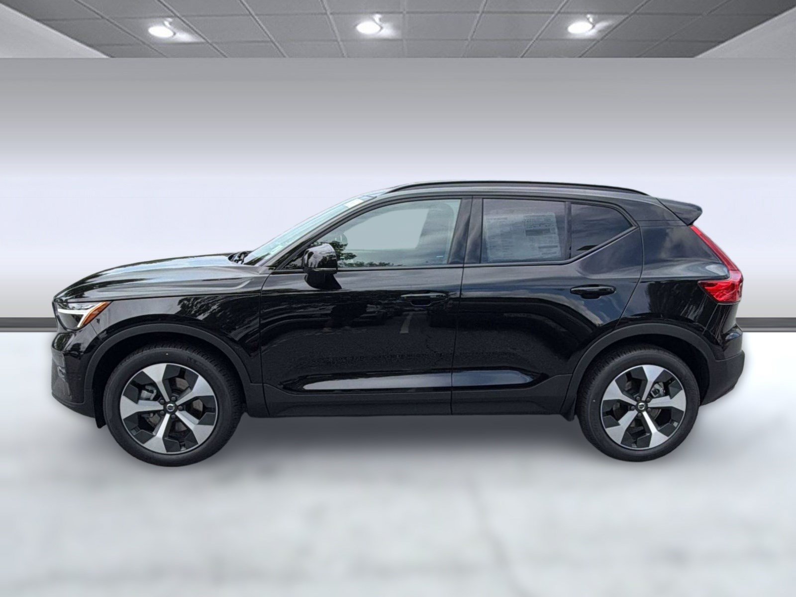 New 2026 Volvo XC40 B4 Plus w/ Climate Package FWD image 2