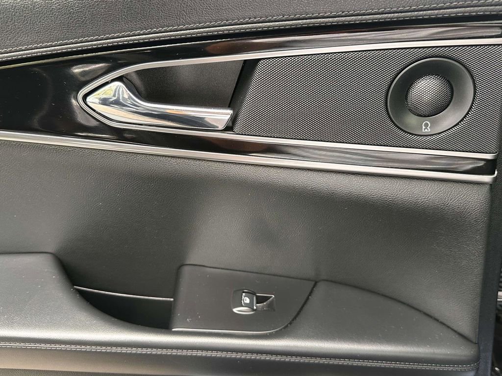 Used 2023 Lincoln Nautilus Reserve w/ Luxury Package image 19