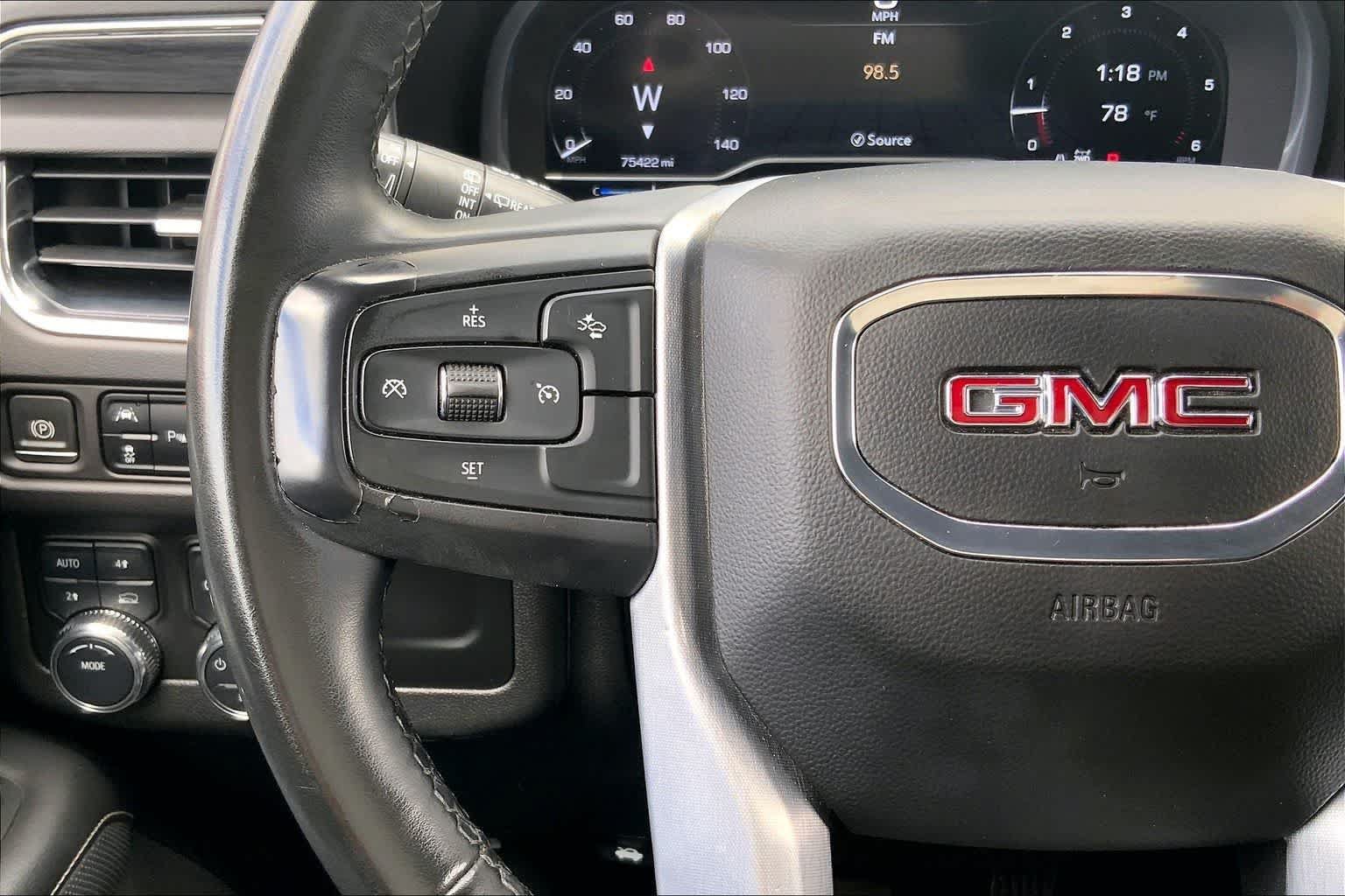 Used 2023 GMC Yukon SLT AWD/4WD image 24