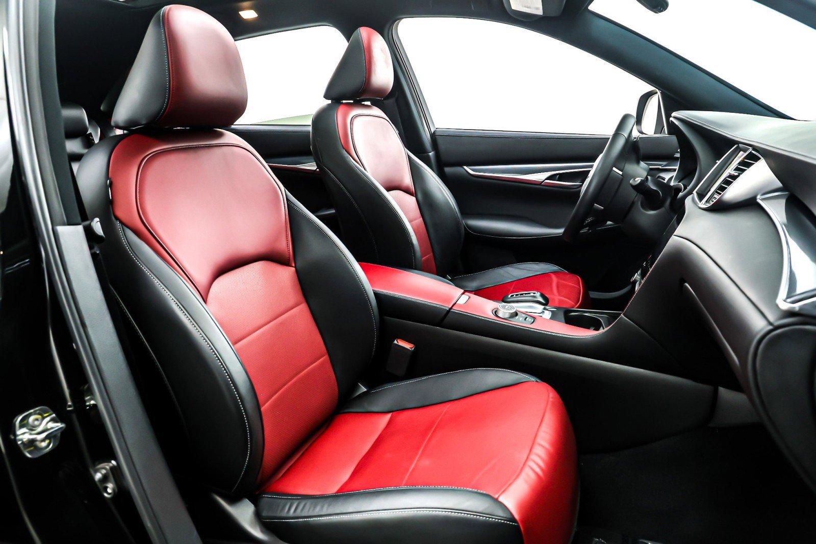 Used 2023 INFINITI QX50 Sport image 8