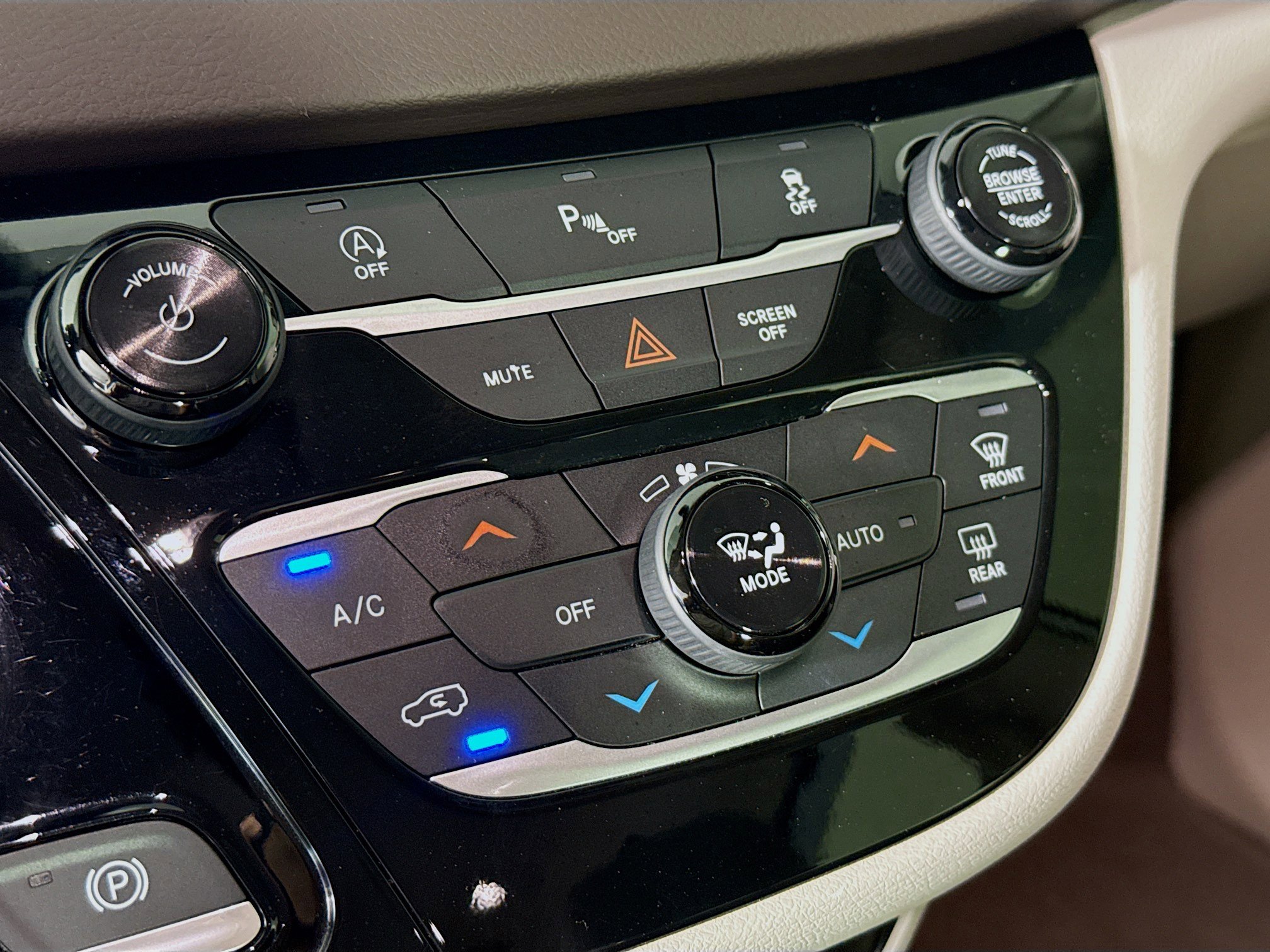 Used 2018 Chrysler Pacifica Touring Plus FWD image 19