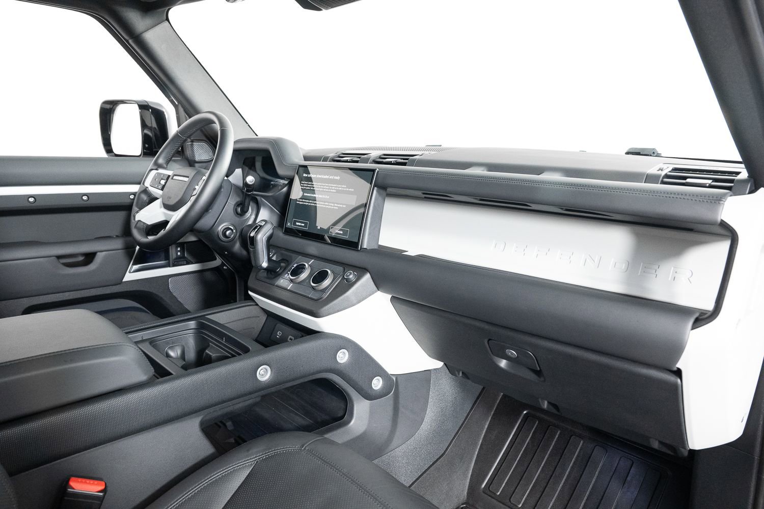 Used 2024 Land Rover Defender 110 SE image 25