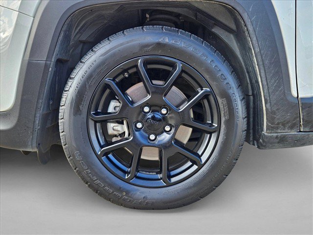 Used 2020 Jeep Renegade Altitude FWD image 23