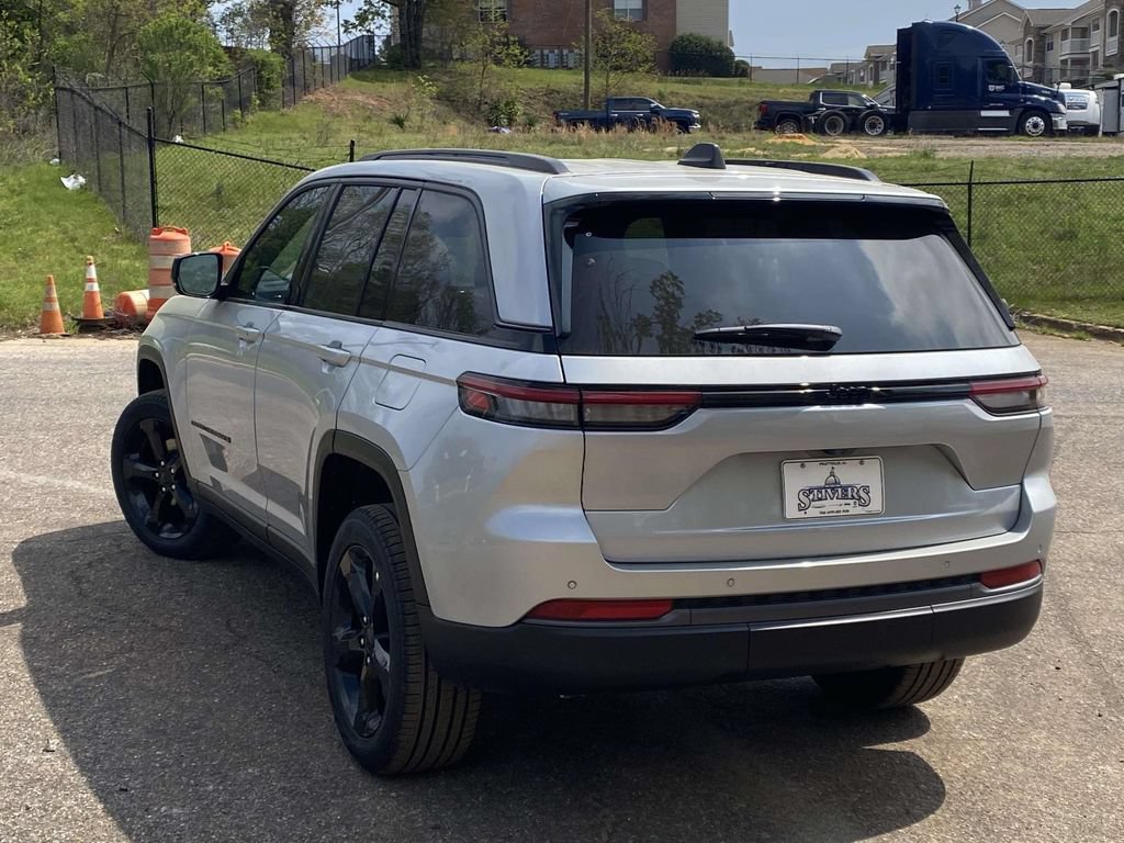 New 2026 Jeep Grand Cherokee Limited w/ Limited Altitude Package RWD image 35