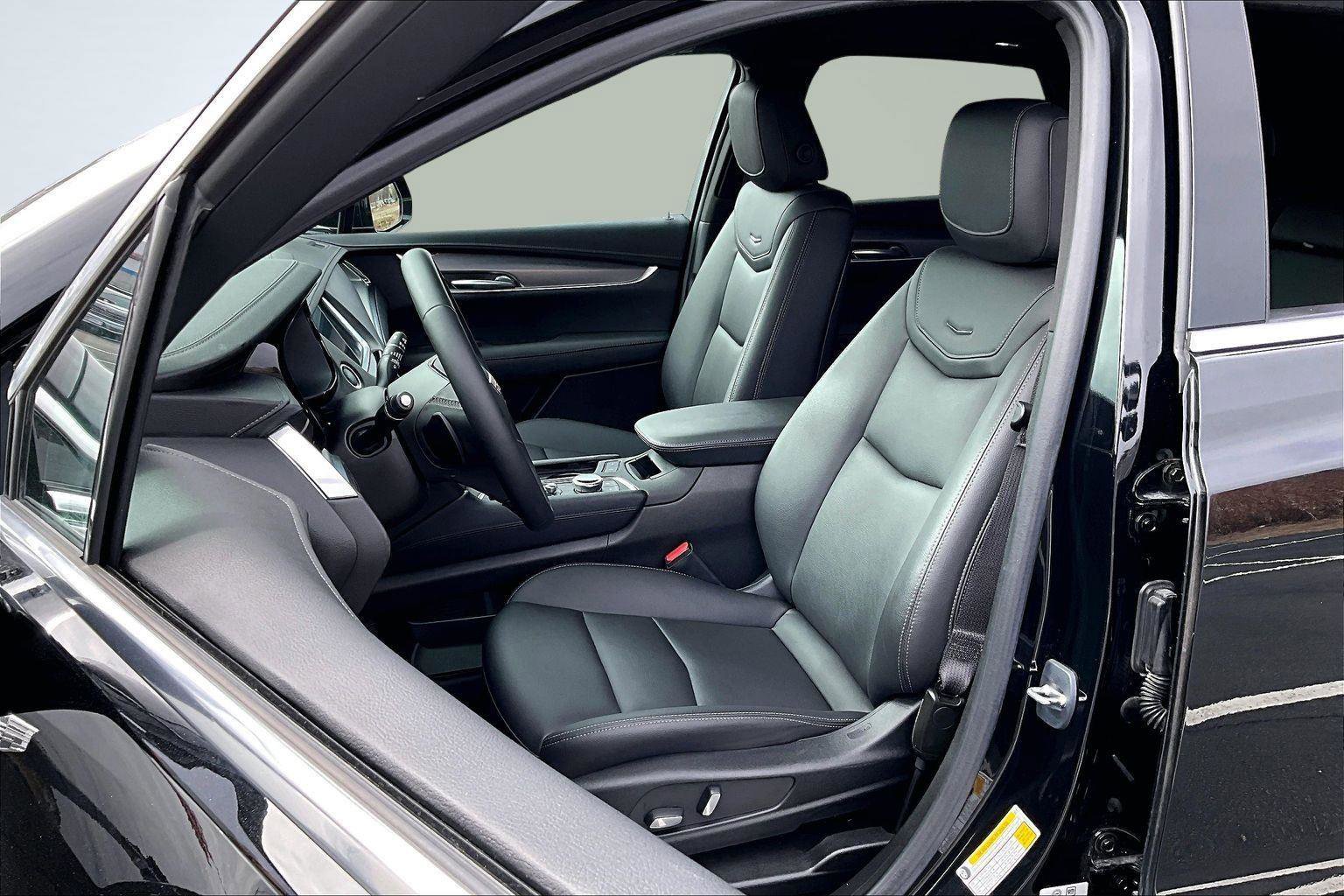 Used 2024 Cadillac XT5 Luxury w/ LPO, Floor Liner Package image 26