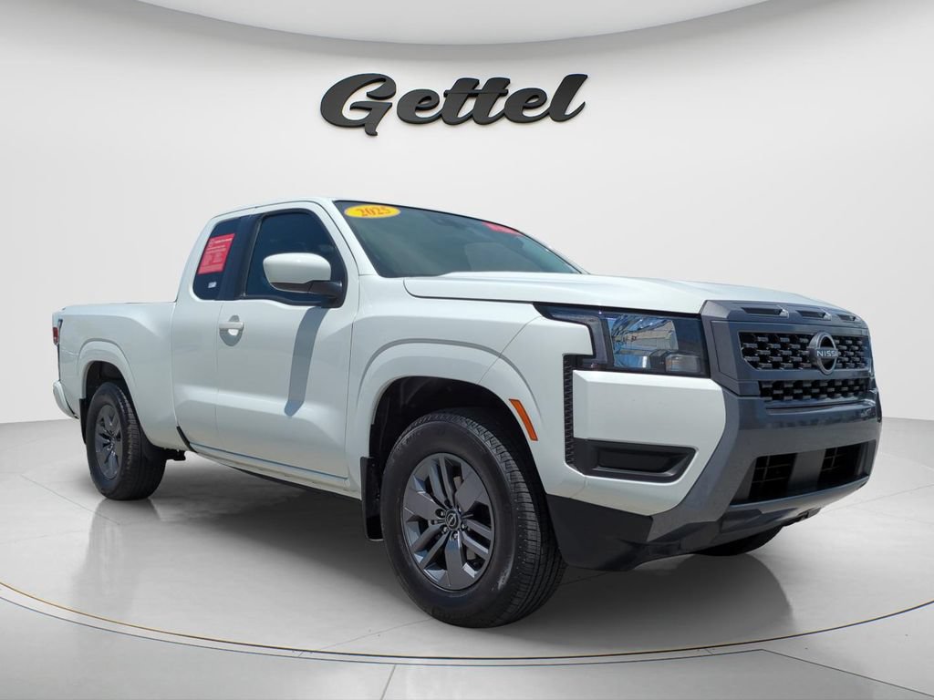 Certified 2025 Nissan Frontier SV RWD image 3