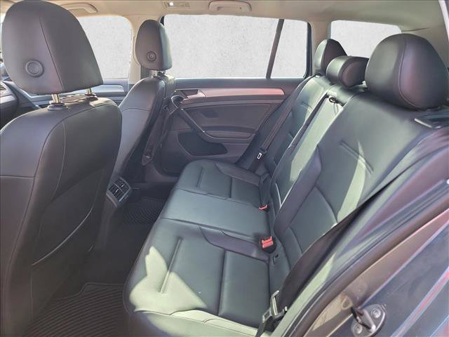 Used 2015 Volkswagen Golf TDI SE FWD image 14