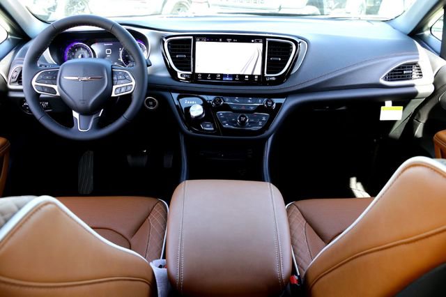 New 2026 Chrysler Pacifica Pinnacle image 24