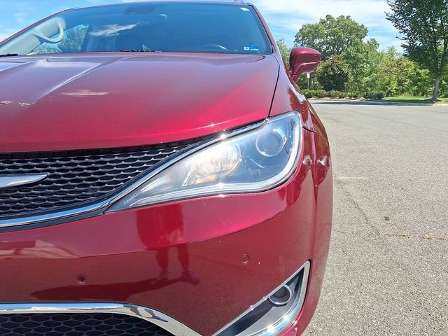 Used 2019 Chrysler Pacifica Touring-L Plus w/ Advanced Safetytec Group FWD image 9