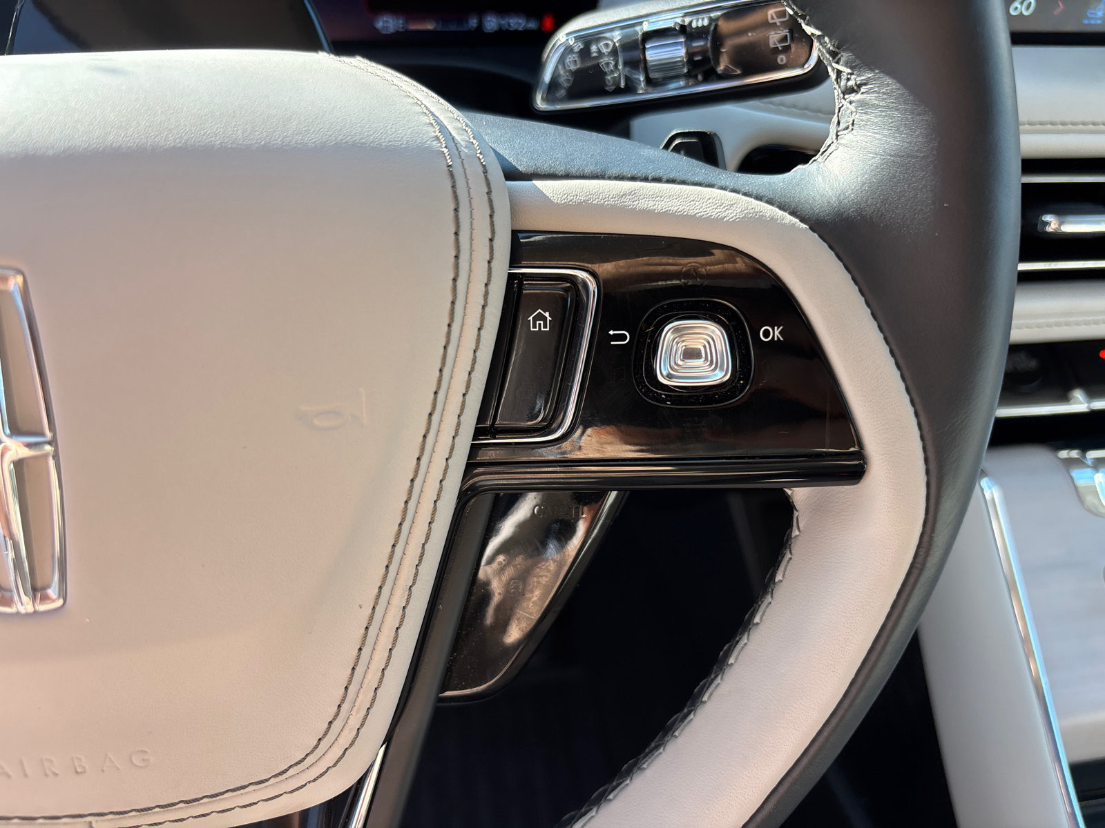 New 2026 Lincoln Aviator Reserve AWD/4WD image 18