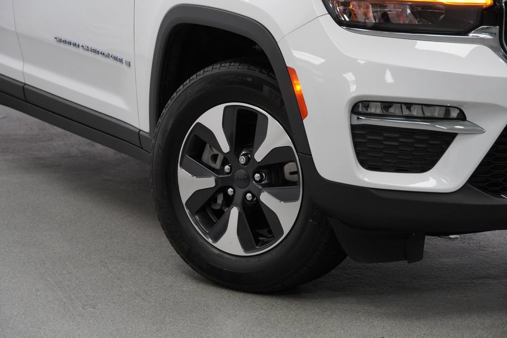 Used 2024 Jeep Grand Cherokee Limited 4xe AWD/4WD image 4