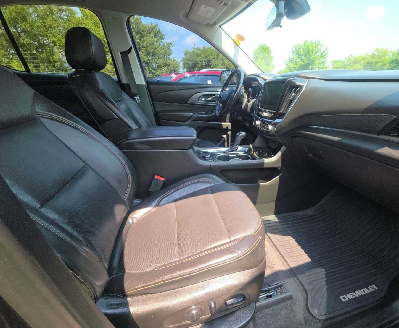 Used 2018 Chevrolet Traverse Premier w/ Driver Confidence II Package FWD image 10