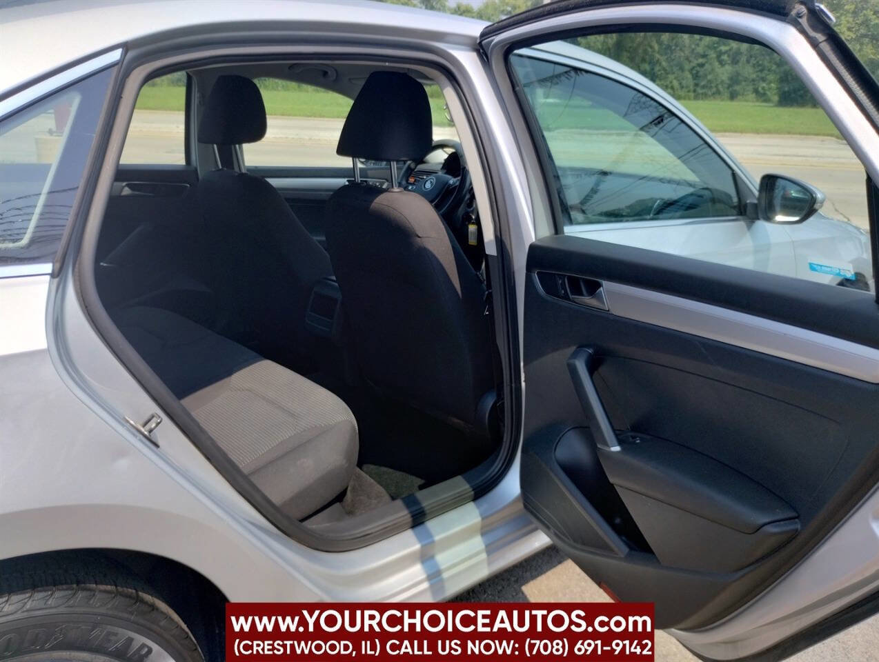 Used 2017 Volkswagen Passat 1.8T S image 19