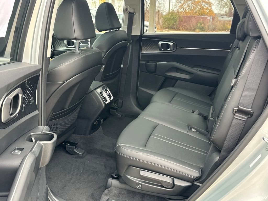 New 2026 Kia Sorento S w/ S Panoramic Sunroof Package FWD image 13